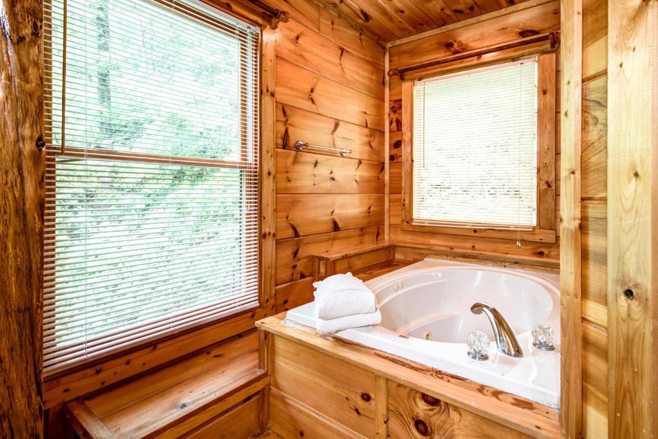 Cabin Of Dreams, 3 Bedroom Water View, Wifi, Hot Tub, Pool Table, Sleep 8 Sevierville Exterior foto
