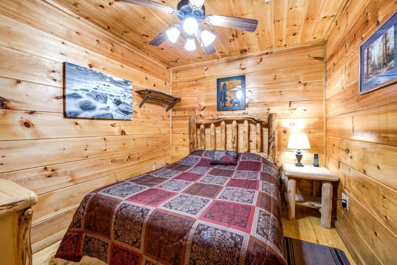 Cabin Of Dreams, 3 Bedroom Water View, Wifi, Hot Tub, Pool Table, Sleep 8 Sevierville Exterior foto