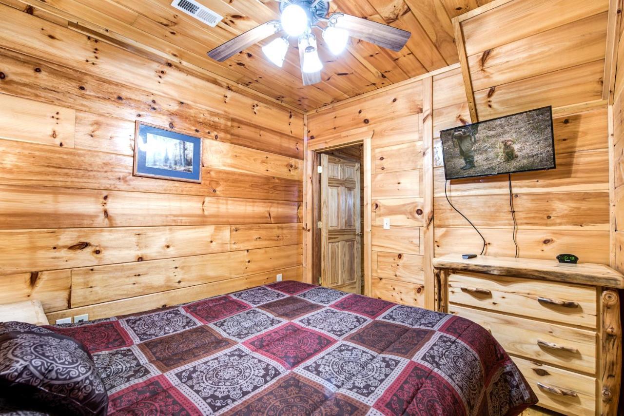 Cabin Of Dreams, 3 Bedroom Water View, Wifi, Hot Tub, Pool Table, Sleep 8 Sevierville Exterior foto