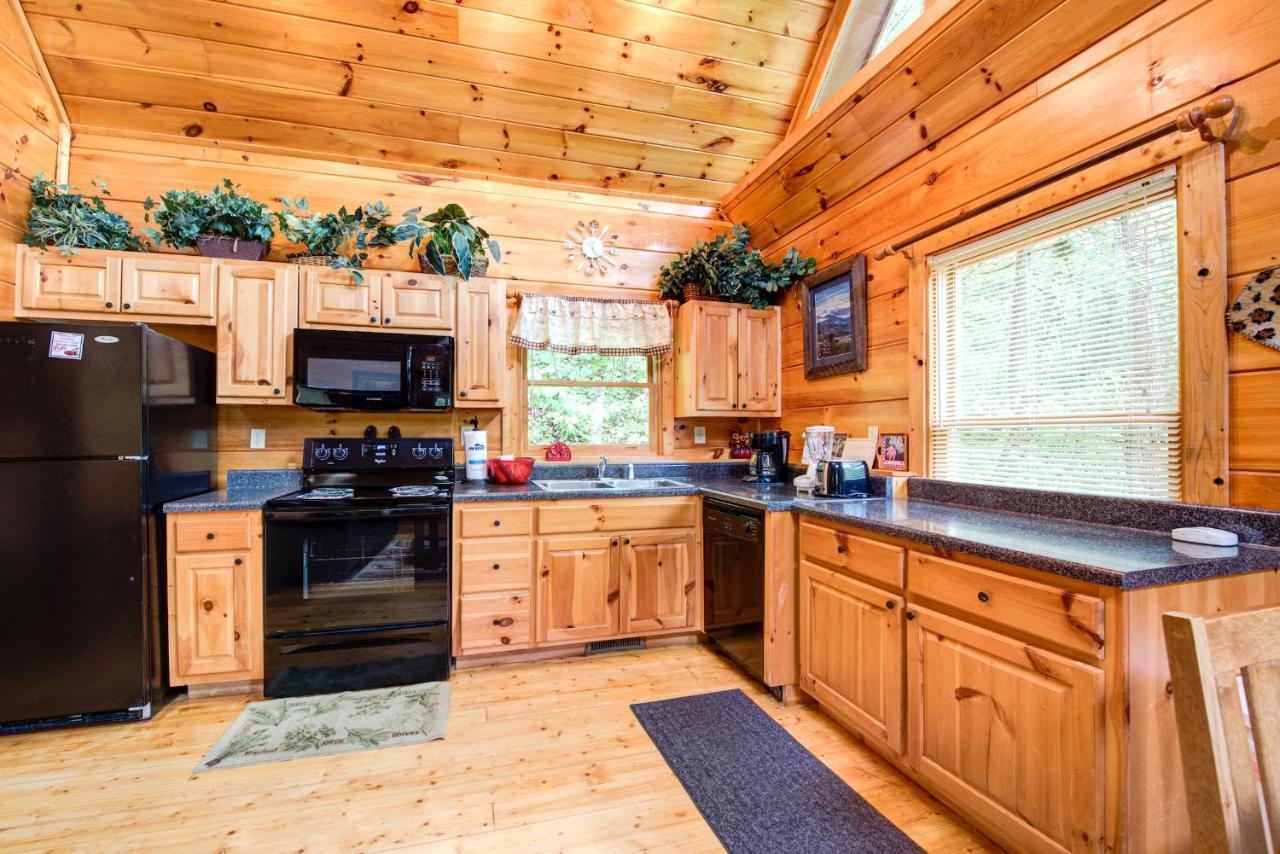 Cabin Of Dreams, 3 Bedroom Water View, Wifi, Hot Tub, Pool Table, Sleep 8 Sevierville Exterior foto