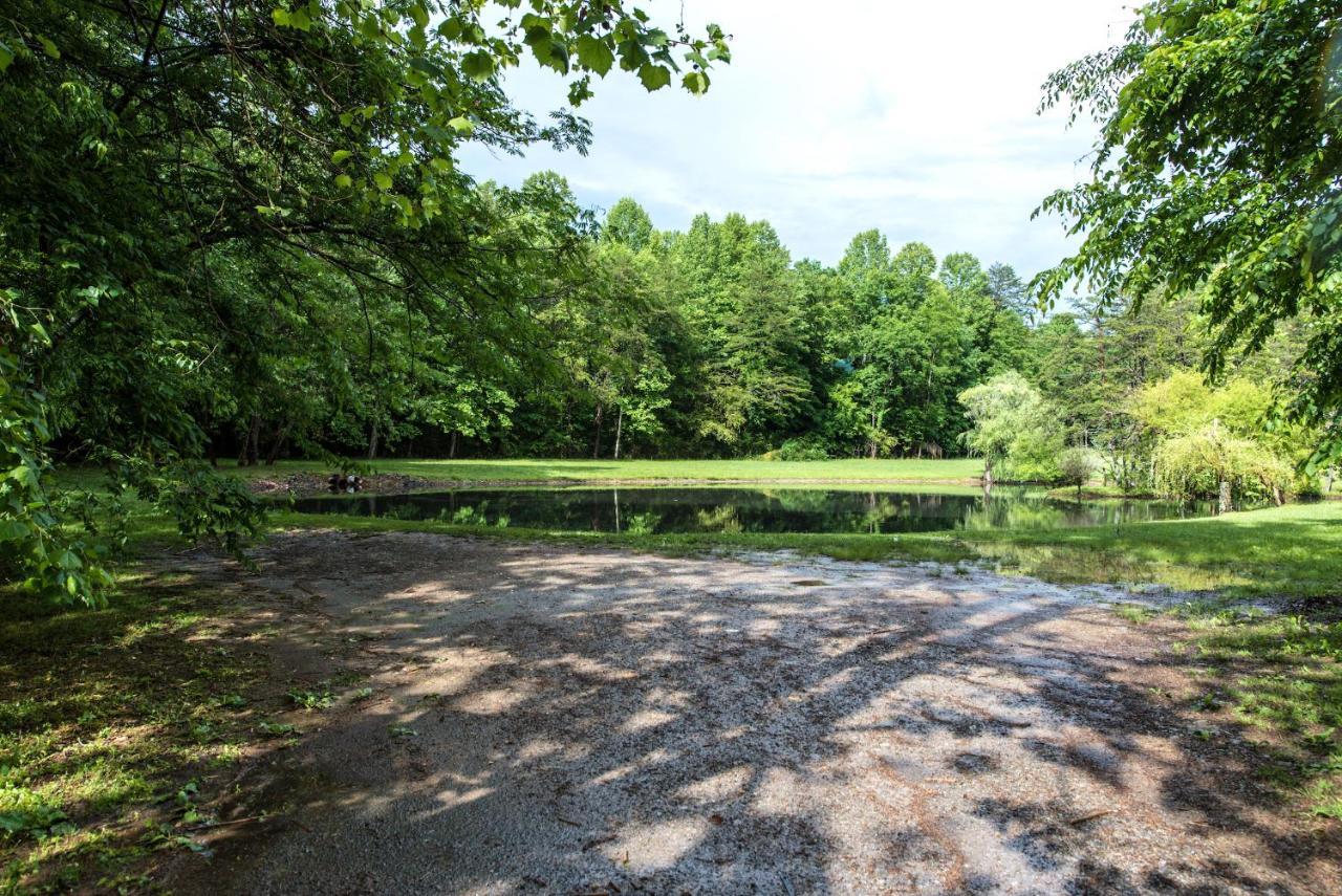 Cabin Of Dreams, 3 Bedroom Water View, Wifi, Hot Tub, Pool Table, Sleep 8 Sevierville Exterior foto