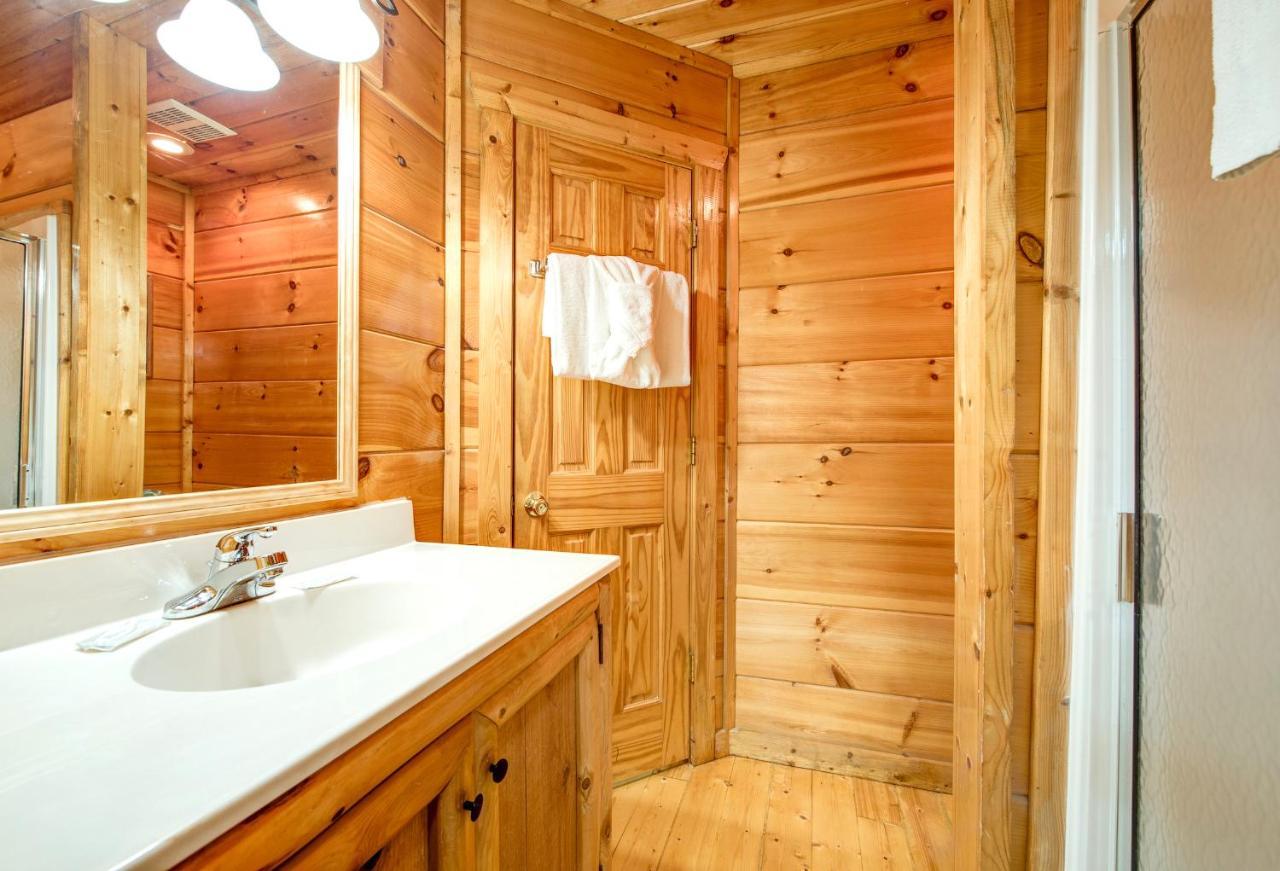 Cabin Of Dreams, 3 Bedroom Water View, Wifi, Hot Tub, Pool Table, Sleep 8 Sevierville Exterior foto